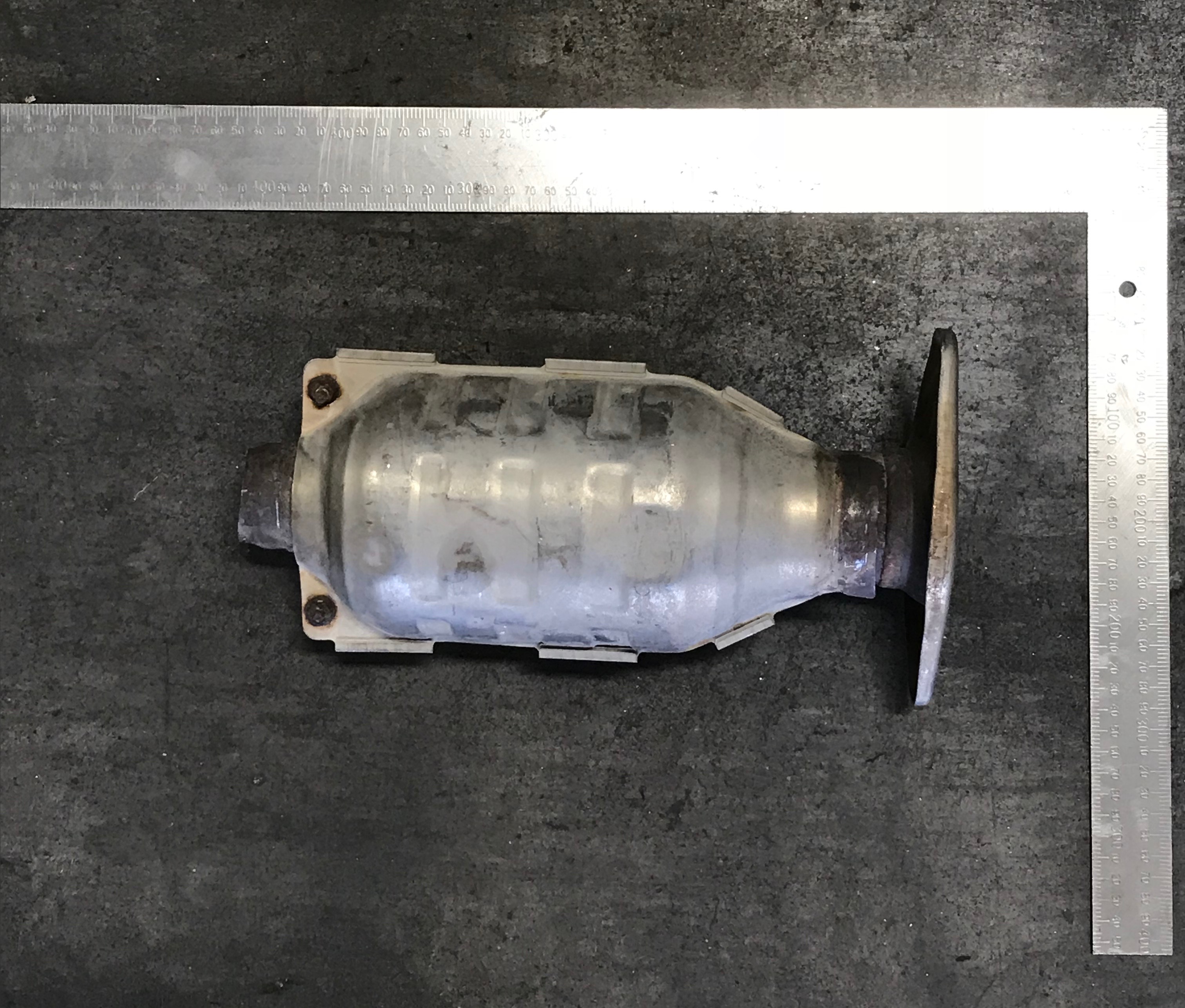 Toyota GA1 catalytic converter