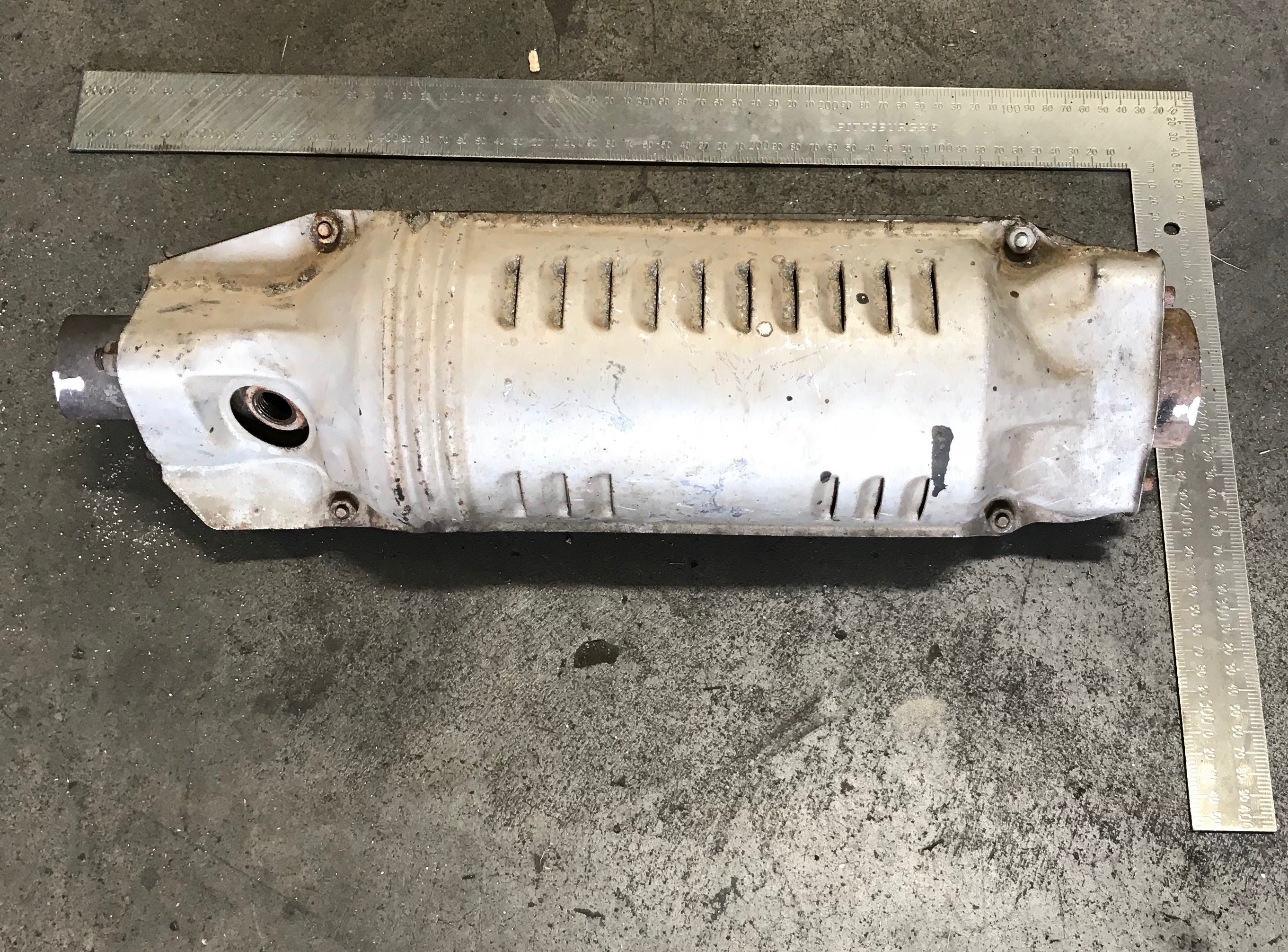 Honda 10 Rib end o2 catalytic converter