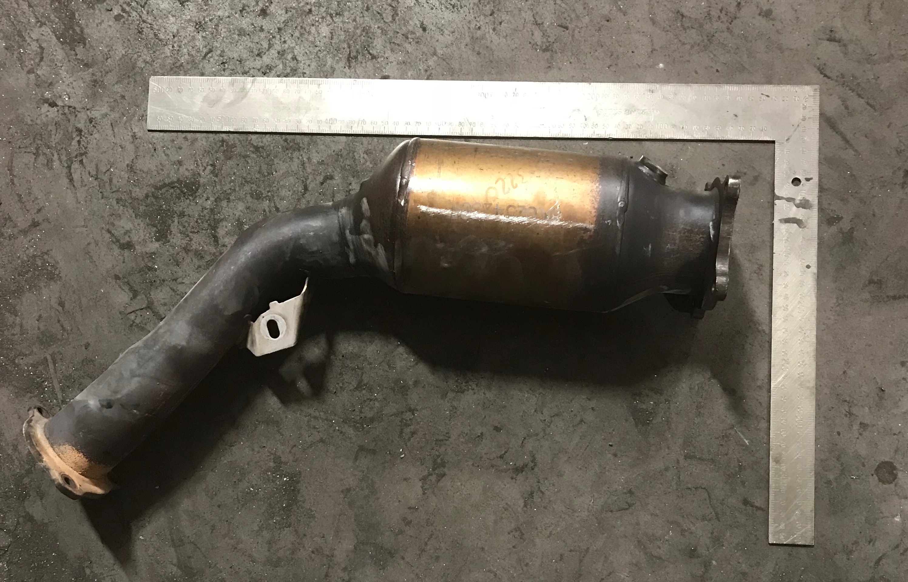 Volkswagen 4M0131703F catalytic converter