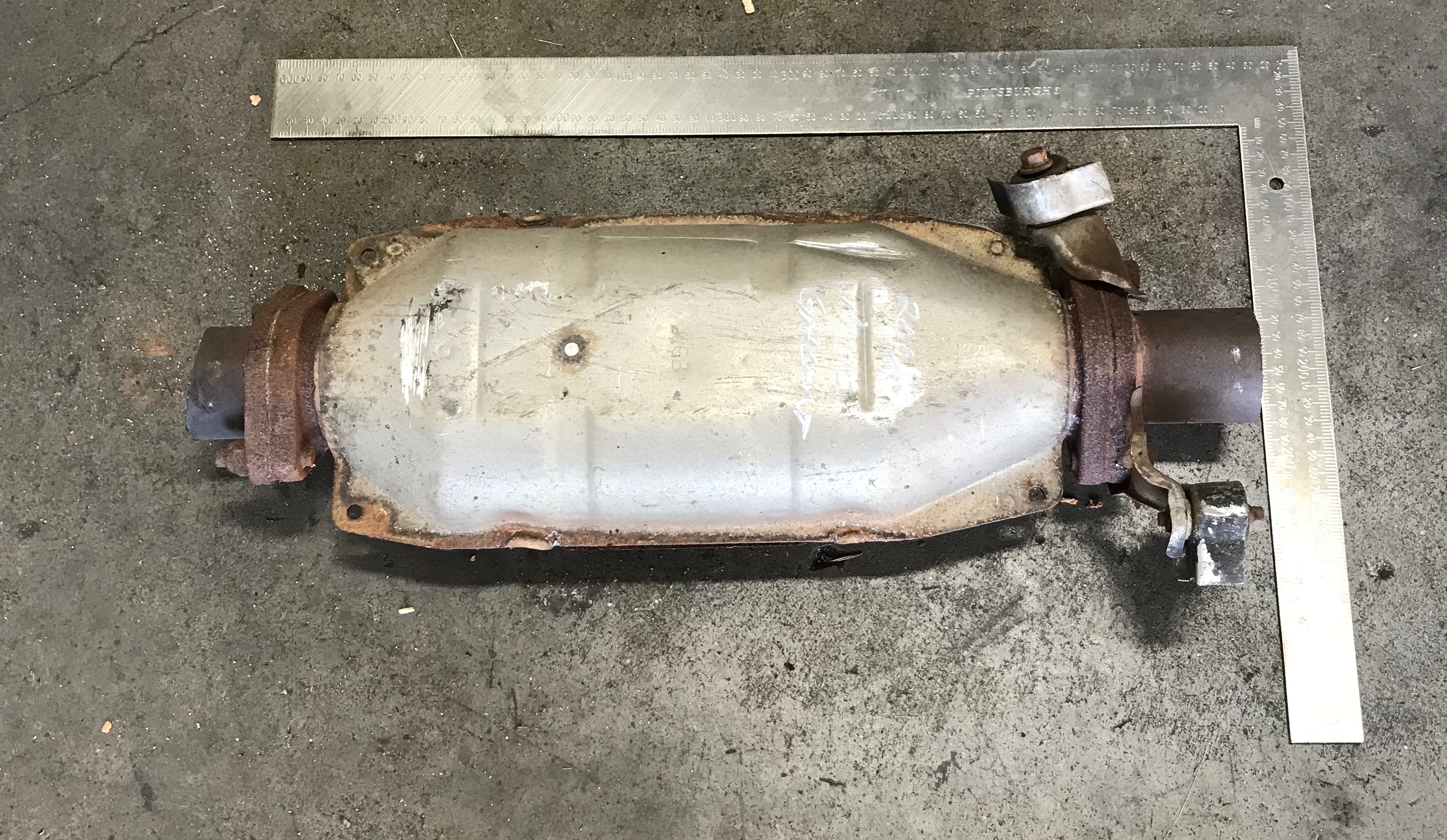 Mitsubishi KE catalytic converter