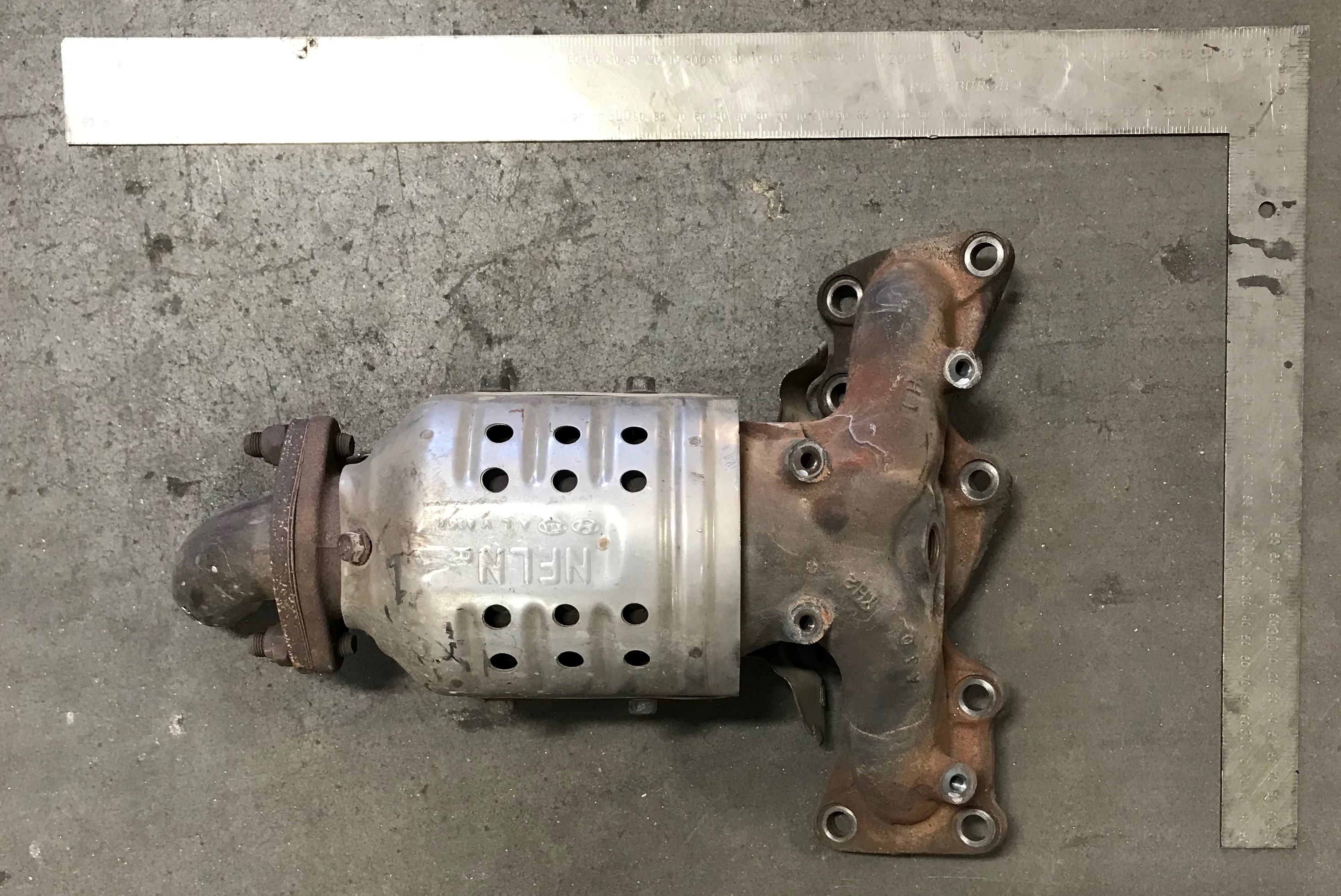 Hyundai 3CLA catalytic converter