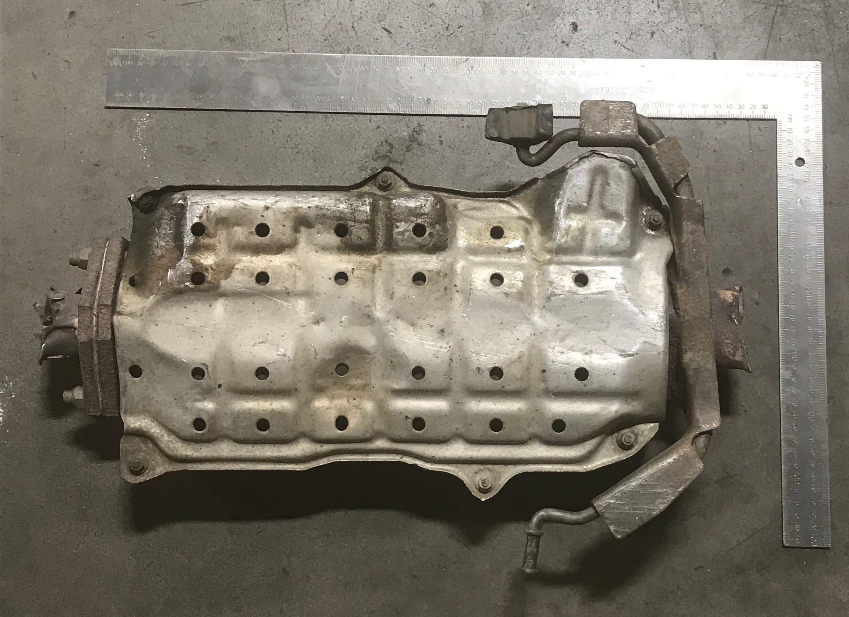 Mazda F201 catalytic converter