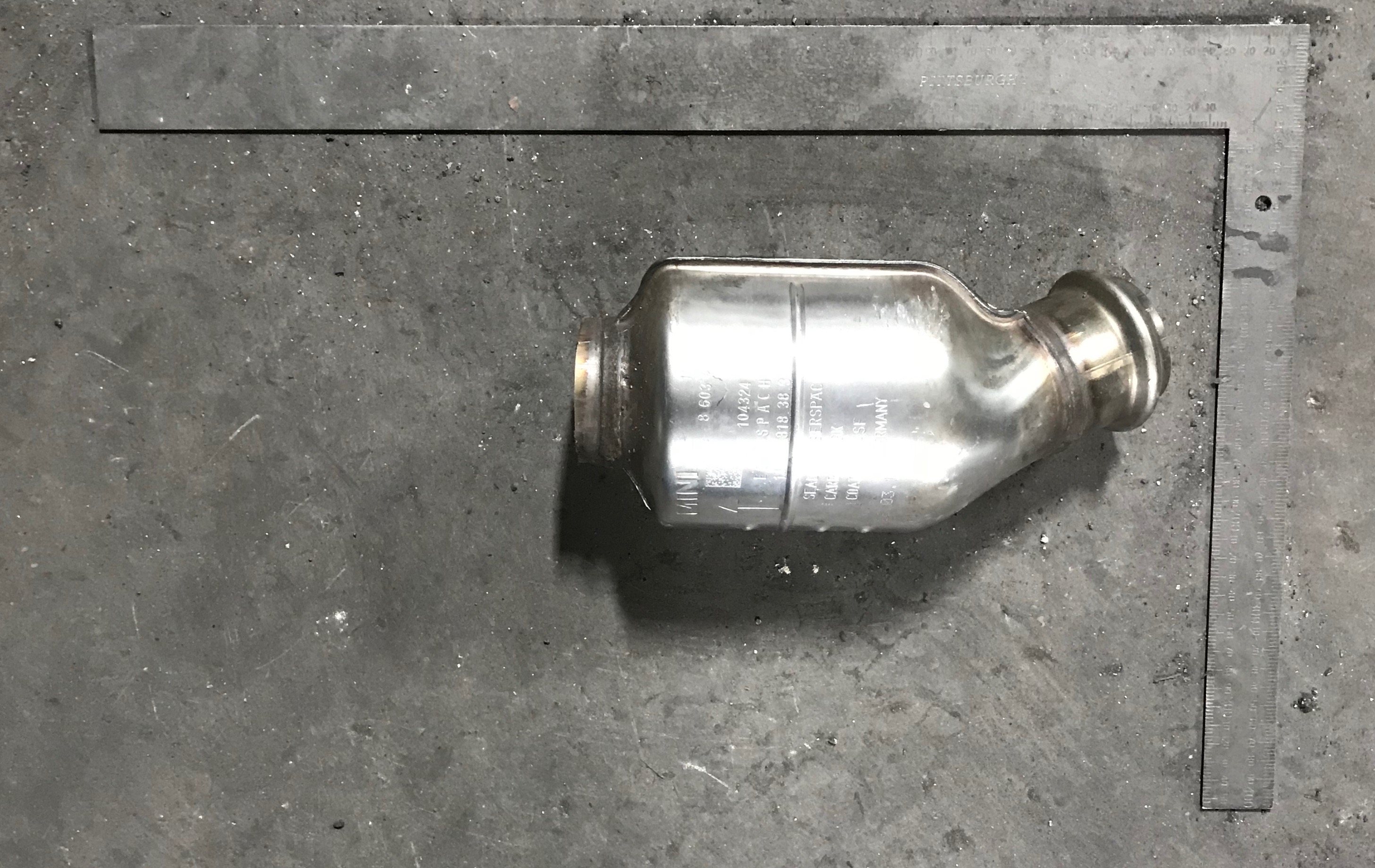 BMW 92216632 catalytic converter