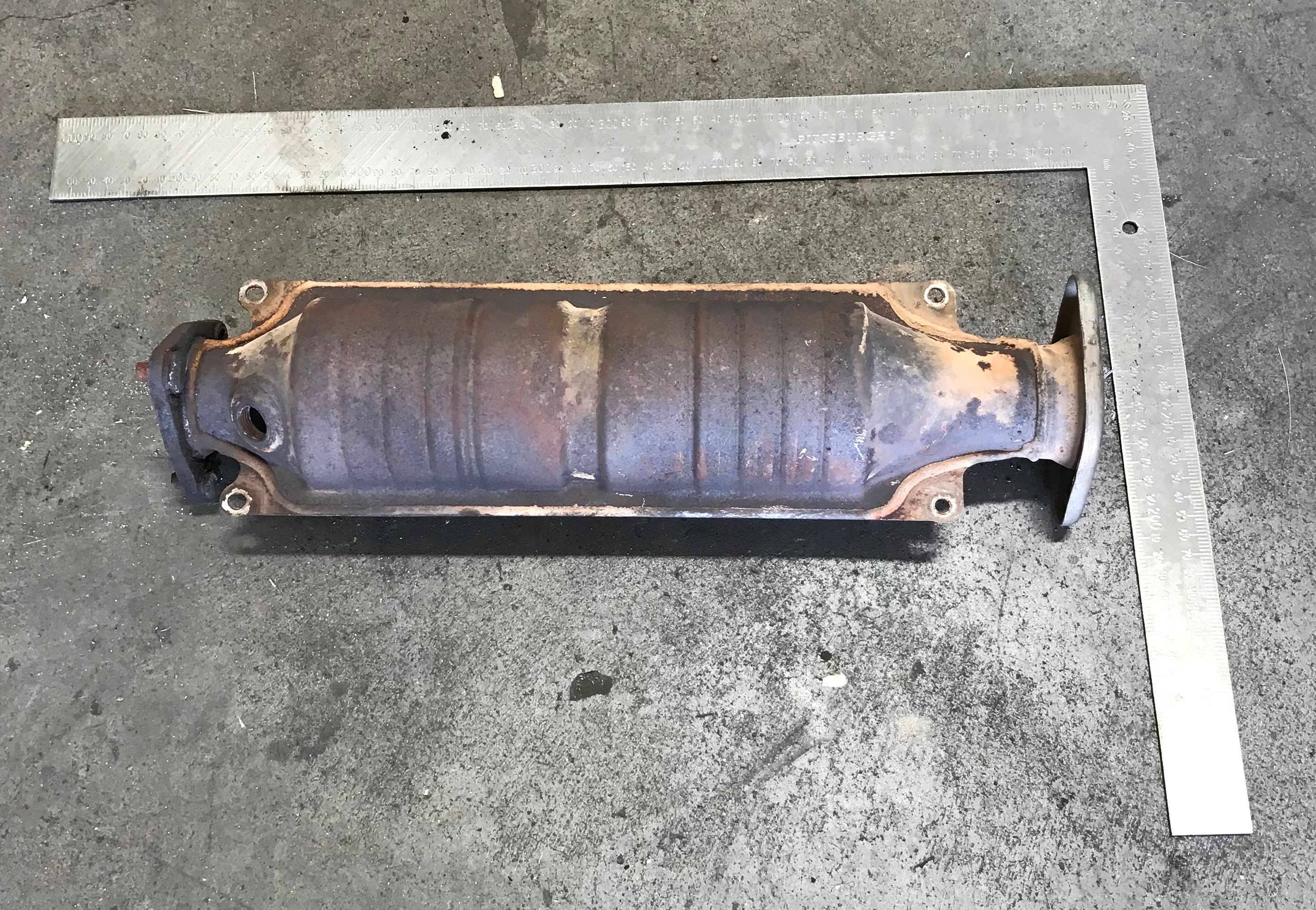 Honda End o2 hotdog tight brick catalytic converter