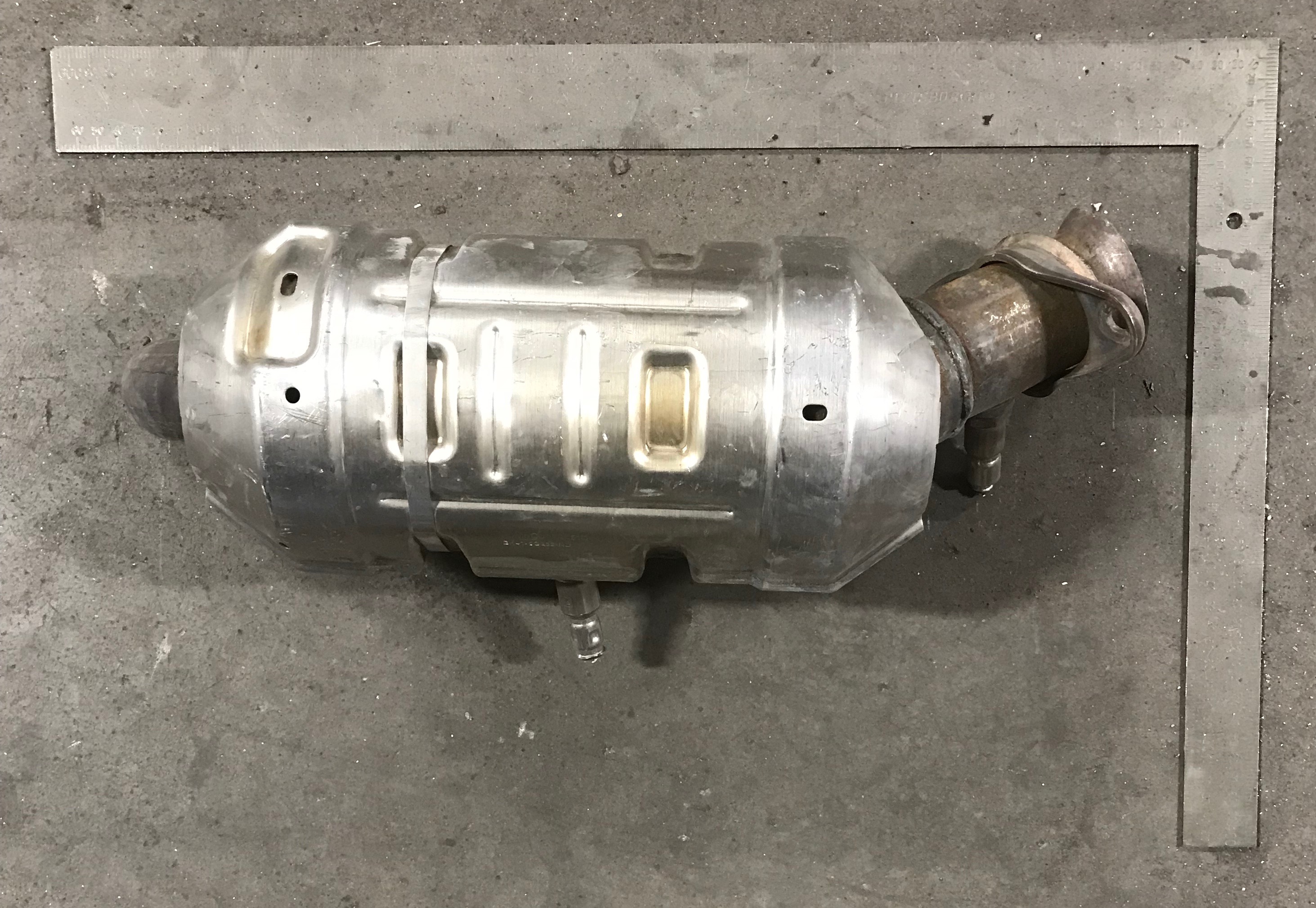 Ford CK41 AB catalytic converter