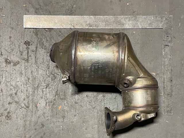 Volkswagen 4H0131703R catalytic converter