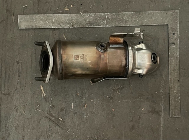 Hyundai 2G015 catalytic converter