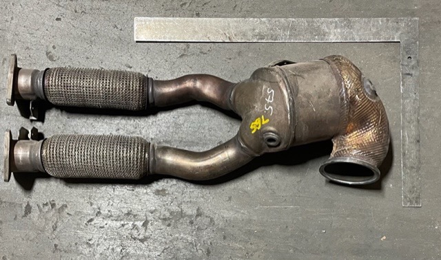 Volkswagen 8S0131701E catalytic converter