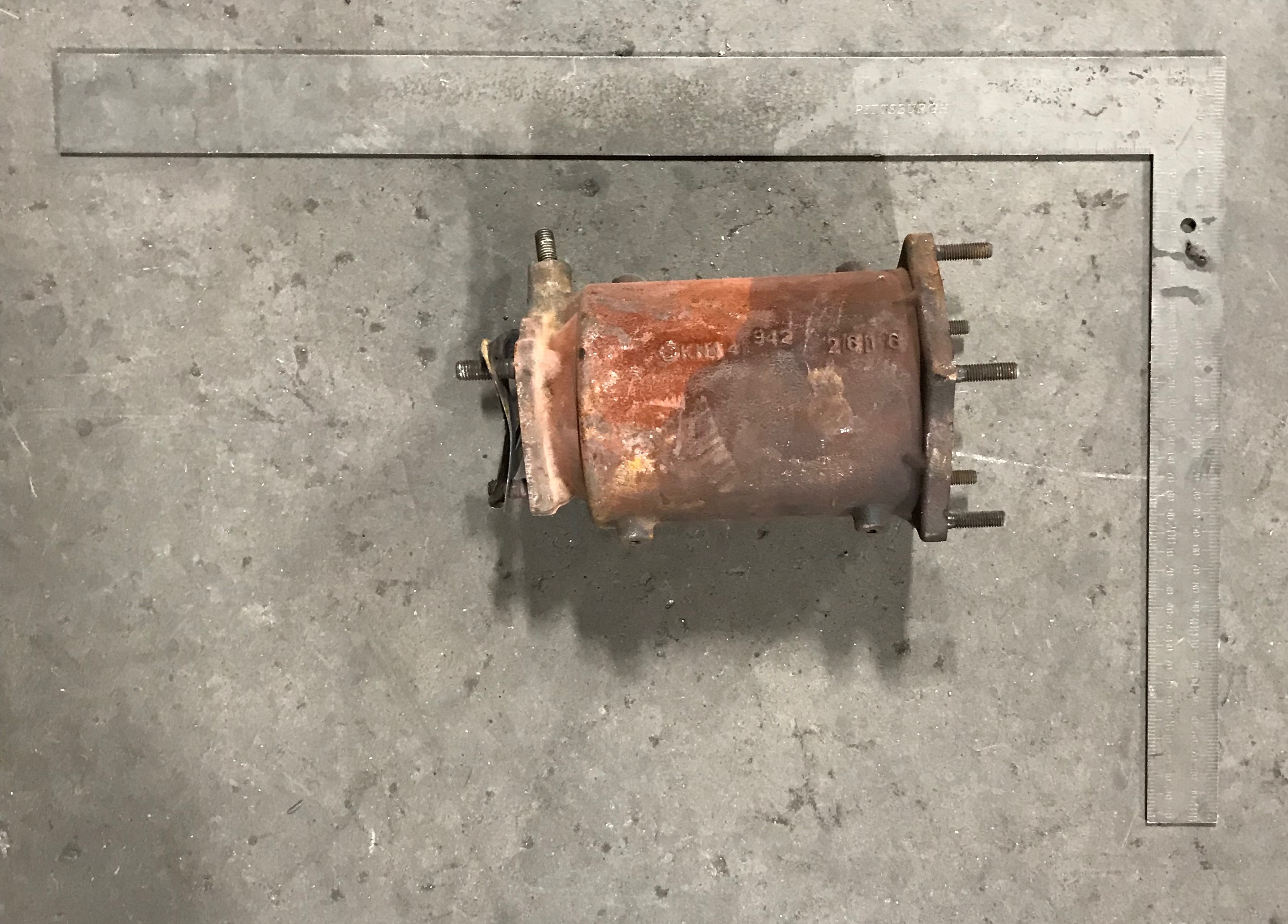 Nissan 4S5 catalytic converter