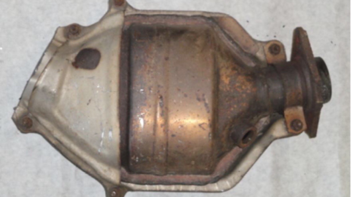 Subaru RCA00 catalytic converter