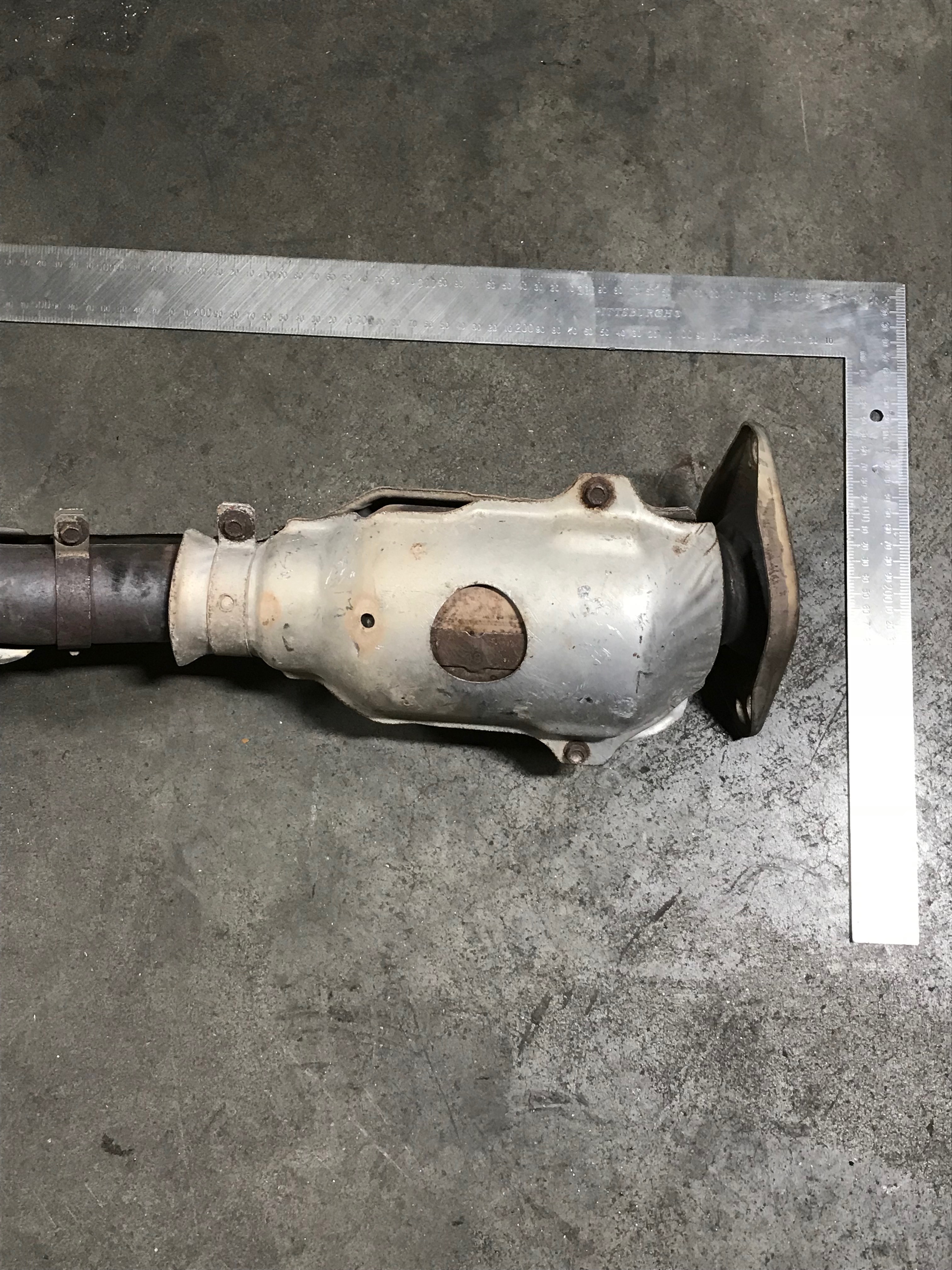 Nissan ET09 catalytic converter