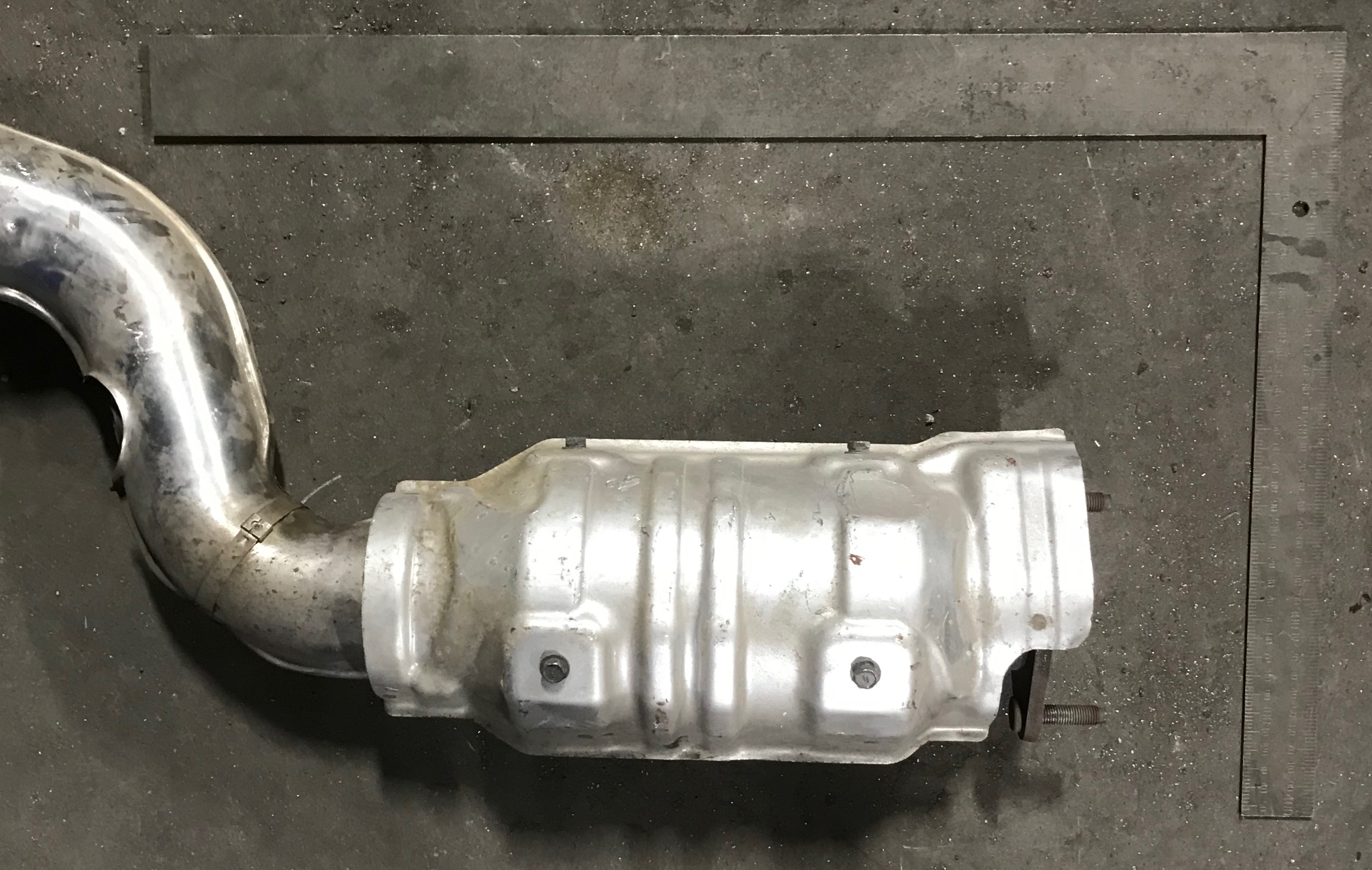 Nissan 4CU catalytic converter