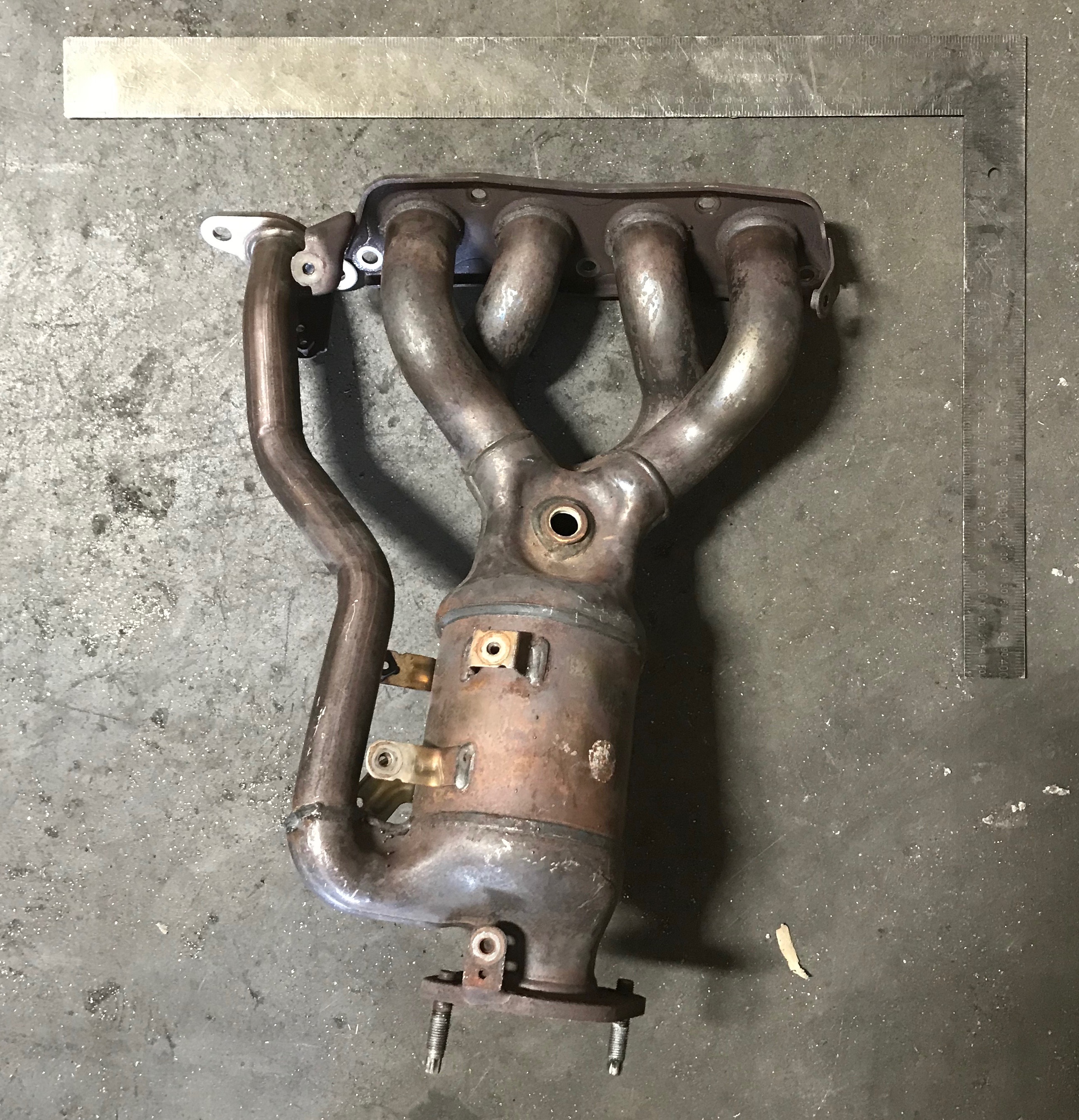 Toyota ASi F0010 catalytic converter