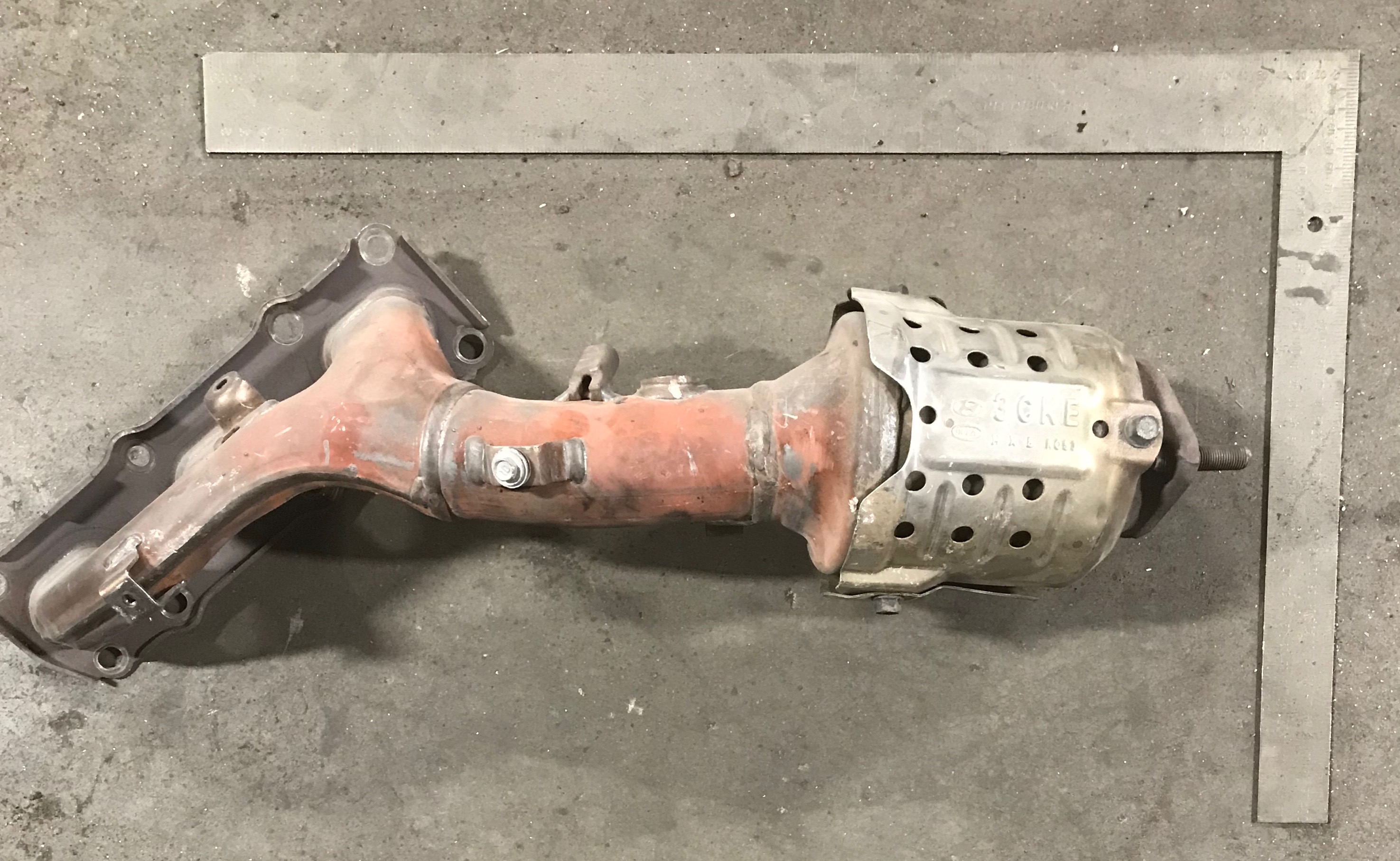 Hyundai 3F01C catalytic converter