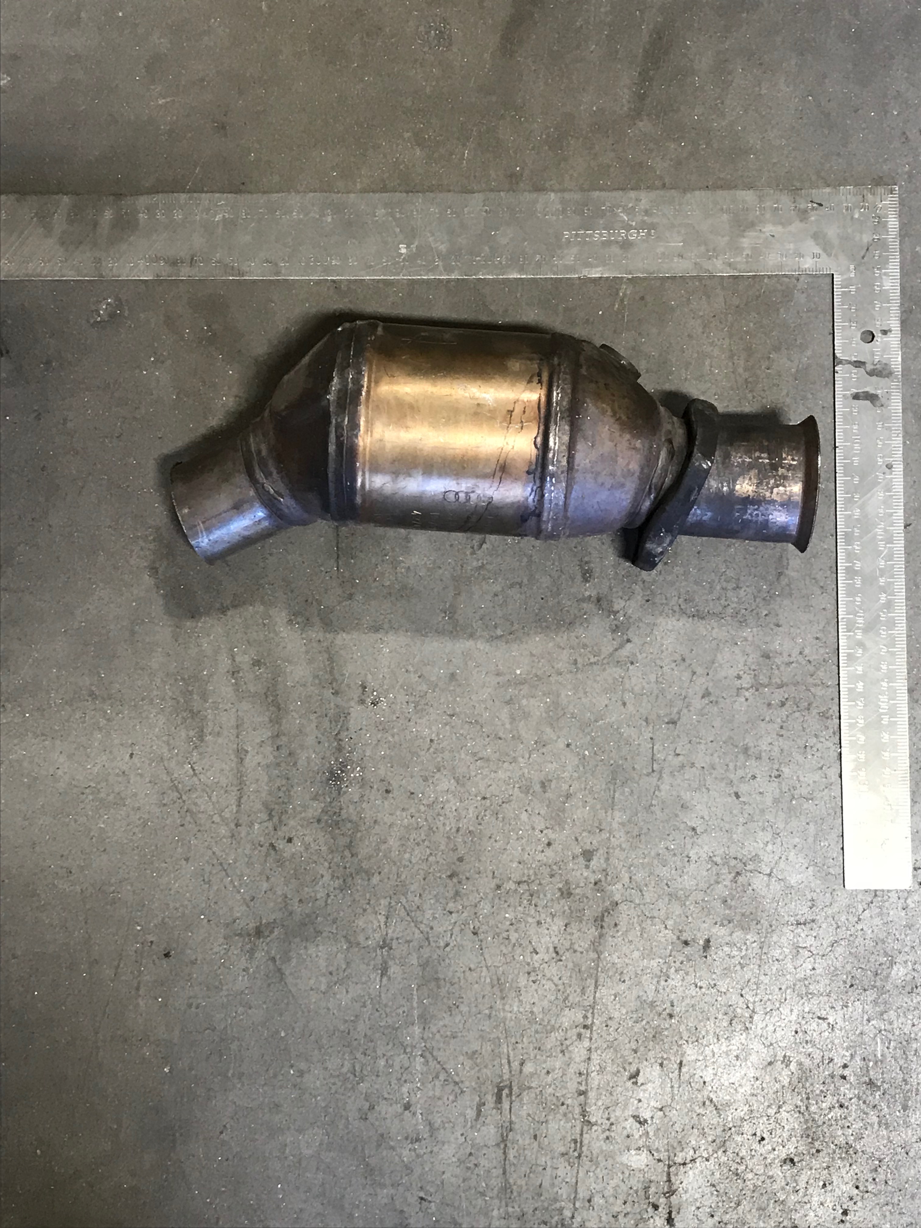 Volkswagen 8D0131701DR catalytic converter