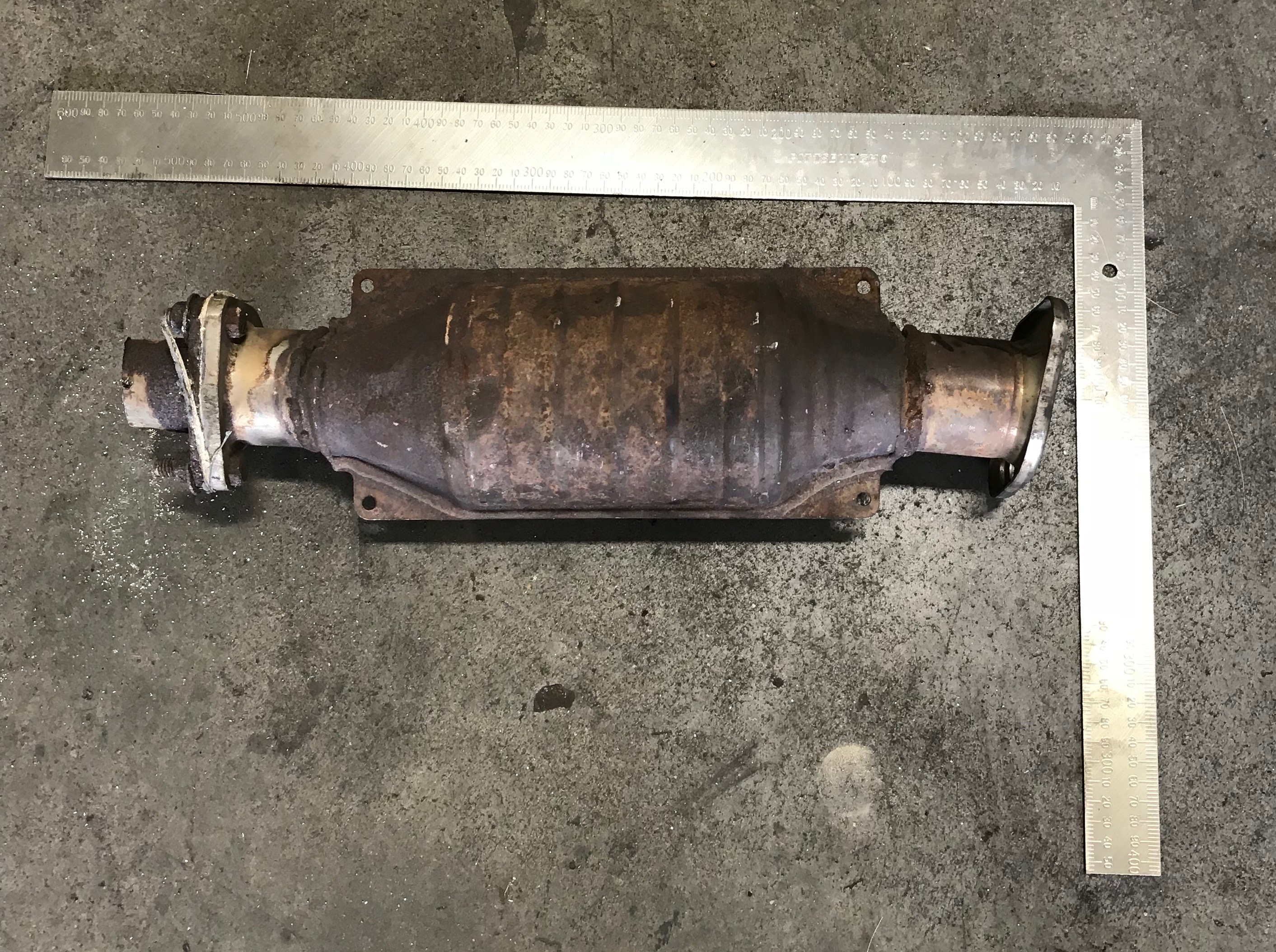 Toyota U90 catalytic converter